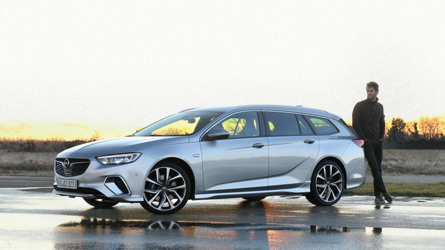 Opel Insignia GSi Sports Tourer 2017 года  (фото 33 из 40)